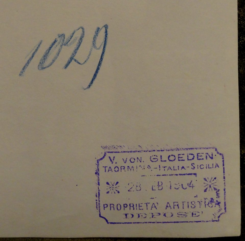 Gloeden, Wilhelm von (1856-1931) - n. 1029 - Deposé 28 Feb 1904 - ex Texbraun Collection, Galerie David Guiraud, Paris - verso