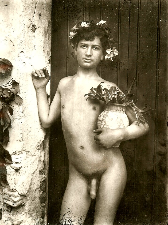 Gloeden, Wilhelm von (1856-1931) - n. 1039 - da - Amore e arte, p. 92