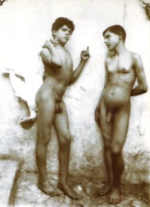 Gloeden, Wilhelm von (1856-1931) - n. 1121 - da - Amore e arte, p. 77