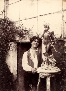 Gloeden, Wilhelm von (1856-1931) - n. 1148 B recto - Modello di scultore 2 - Zannier, p. 48