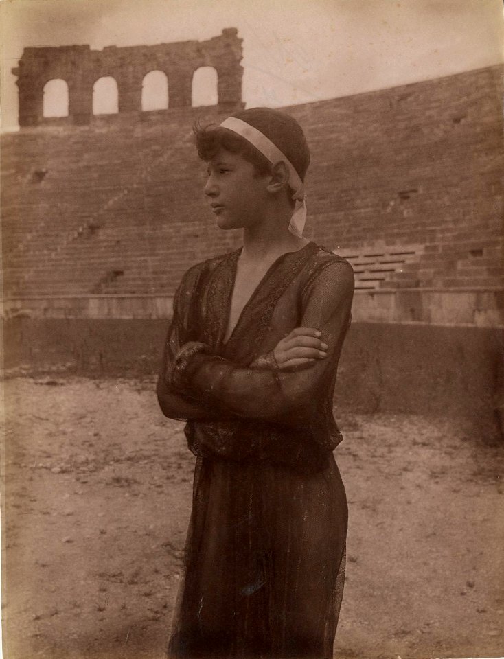 Gloeden, Wilhelm von (1856-1931) - n. 1037 - Verona Arena