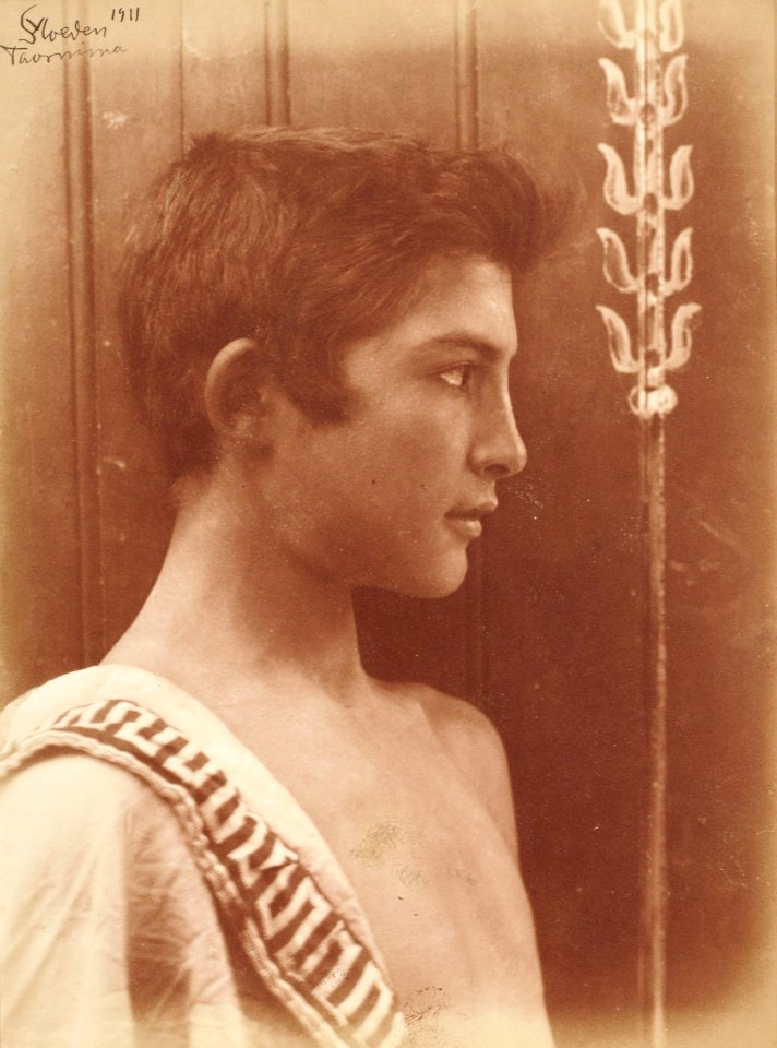 Gloeden, Wilhelm von (1856-1931) - n. 1101 - dal sito Mutualart