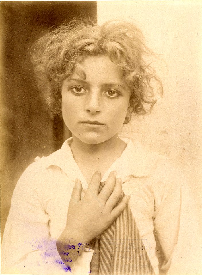 Gloeden, Wilhelm von (1856-1931) - n. 1732 - Maria Intelisano - Cm 23x17