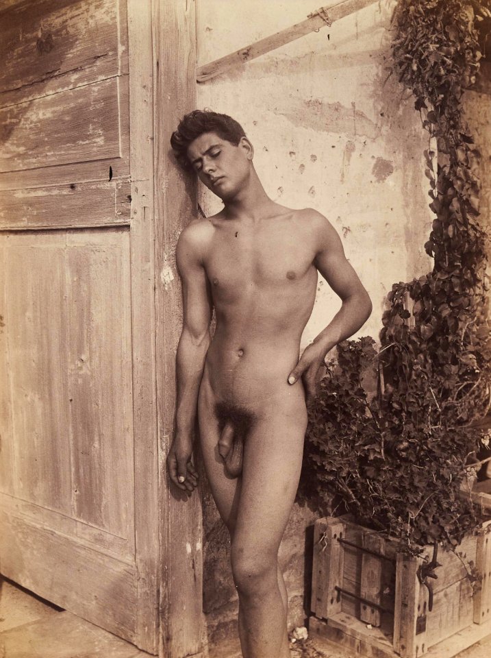 Gloeden, Wilhelm von (1856-1931) - n. 1310 - Timbrata - Beautés siciliennes, p. 54