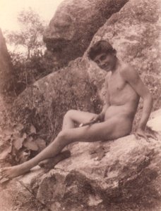Gloeden, Wilhelm von (1856-1931) - n. 1911 - Et in Arcadia, p. 73