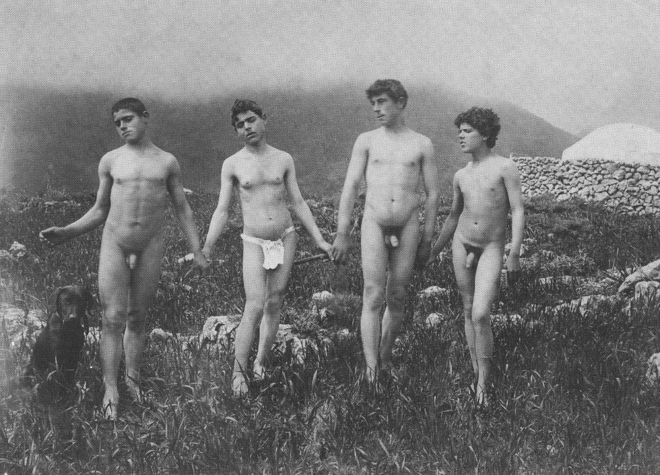 Gloeden, Wilhelm von (1856-1931) - n. 1426 - 1905 - Puig p. 34 censored version