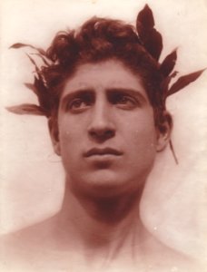 Gloeden, Wilhelm von (1856-1931) - n. 1513 - Portrait of a youth - ex Texbraun Collection, Galerie David Guiraud, Paris - recto