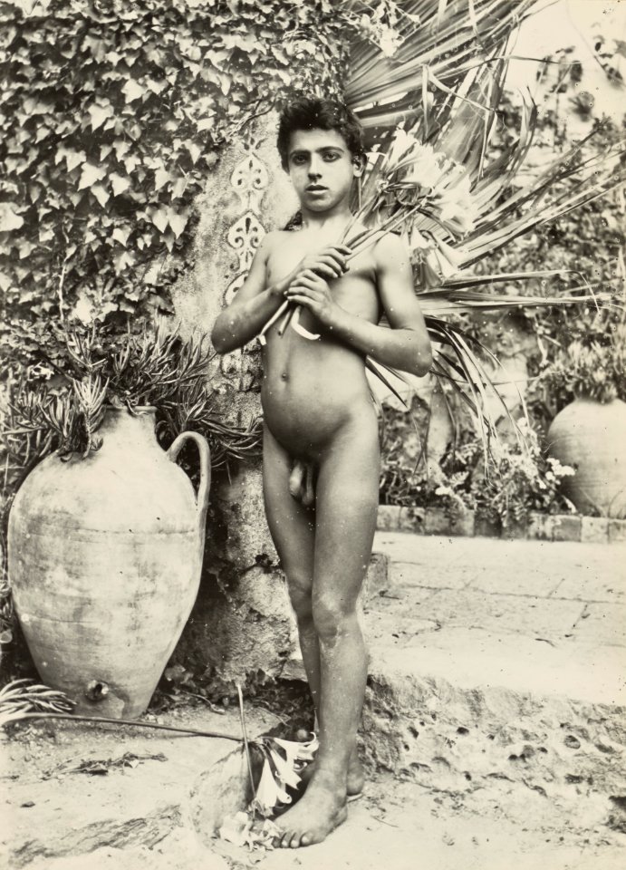Gloeden, Wilhelm von (1856-1931) - n. 2439 - da - Sicilianboys p. 7 & Auch ich in Arkadien, p. 165 - ebay recto