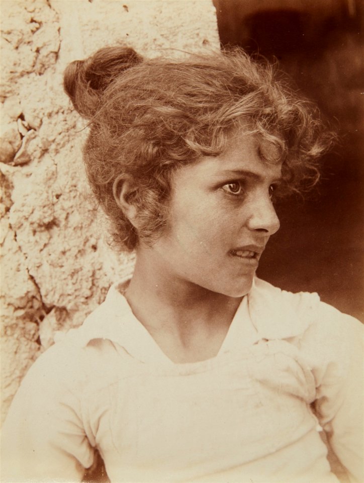 Gloeden, Wilhelm von (1856-1931) - n. 1731 - Maria Intelisano - 1905 ca. - da - Sicilia mitica arcadia, p. 64