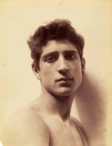 Gloeden, Wilhelm von (1856-1931) - n. 1517 - (Dall'archivo del National Geographic) - Anche in Auch ich in Arkadien, p. 39
