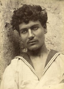 Gloeden, Wilhelm von (1856-1931) - n. 1885 - Marinaio - Beautés siciliennes, p. 33