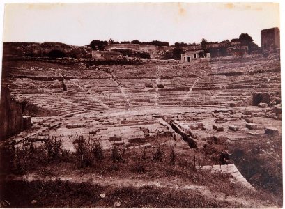 Gloeden, Wilhelm von (1856-1931) - n. 1568 recto - Teatro greco di Siracusa