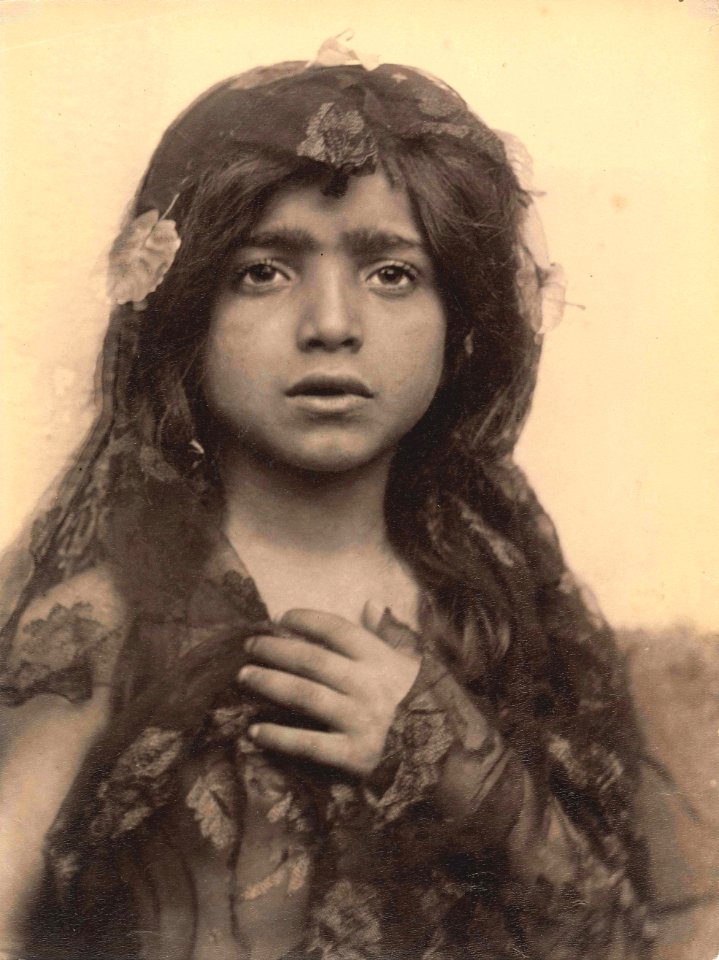 Gloeden, Wilhelm von (1856-1931) - n. 2125 - da - Sicilia mitica Arcadia - p. 65