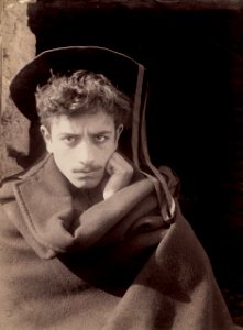 Gloeden, Wilhelm von (1856-1931) - n. 1758 - da - Capolavori dalle collezioni Alinari p. 81