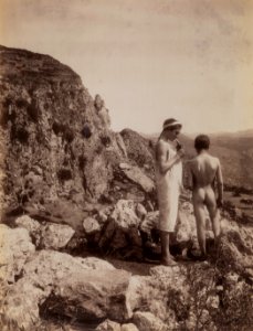 Gloeden, Wilhelm von (1856-1931) - n. G 0093 recto, cm 37 x 28 - Mutualart