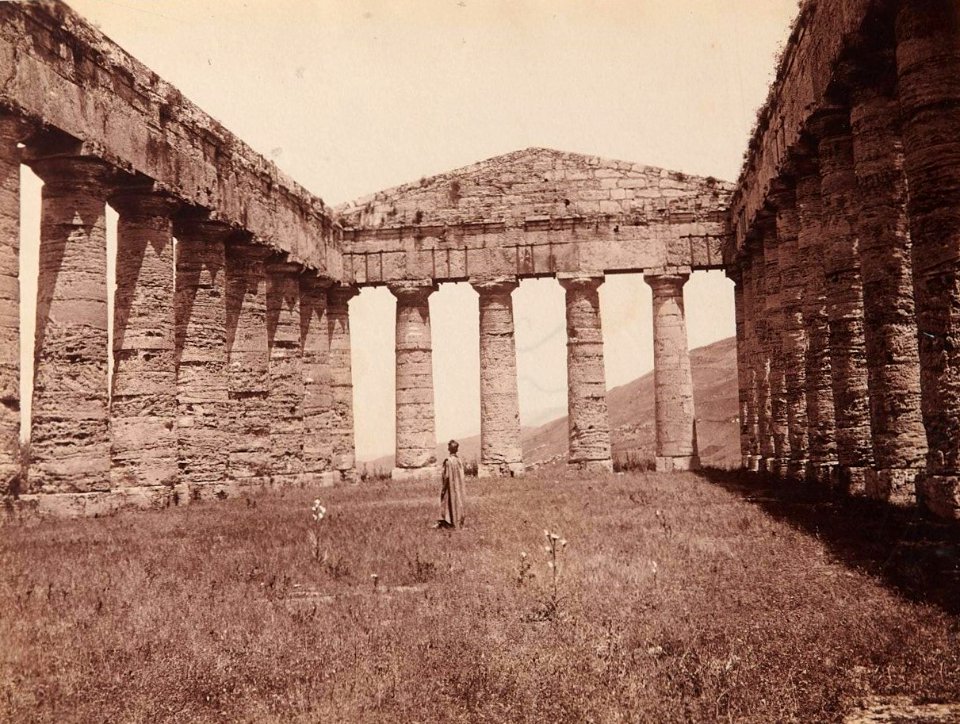 Gloeden, Wilhelm von (1856-1931) - n. 2503 - Segesta - Wilhelm v. Gloeden, Kunsthalle Basel, 1979, p. 25