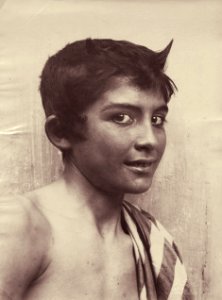 Gloeden, Wilhem von (1856-1931) - n. 1703 - G. Pedo, 130 Via Sistina Roma. Deponirt 1 Aug. 1900 (Galerie Bassenge)