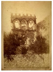 Gloeden, Wilhelm von (1856-1931) - n. G 0049 recto, cm 26x39 - Badia Vecchia a Taormina, Finarte