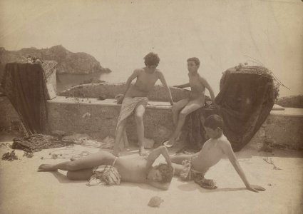 Gloeden, Wilhelm von (1856-1931) - Siesta greca - Terrazza di Taormina phila 01