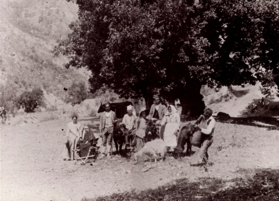 Gloeden, Wilhelm von - Sizilianische Bauernfamilie bei Taormina (Zeno Fotografie)