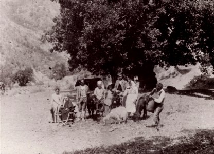 Gloeden, Wilhelm von - Sizilianische Bauernfamilie bei Taormina (Zeno Fotografie)