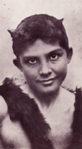 Gloeden, Wilhelm von - Der kleine Pan (Zeno Fotografie)