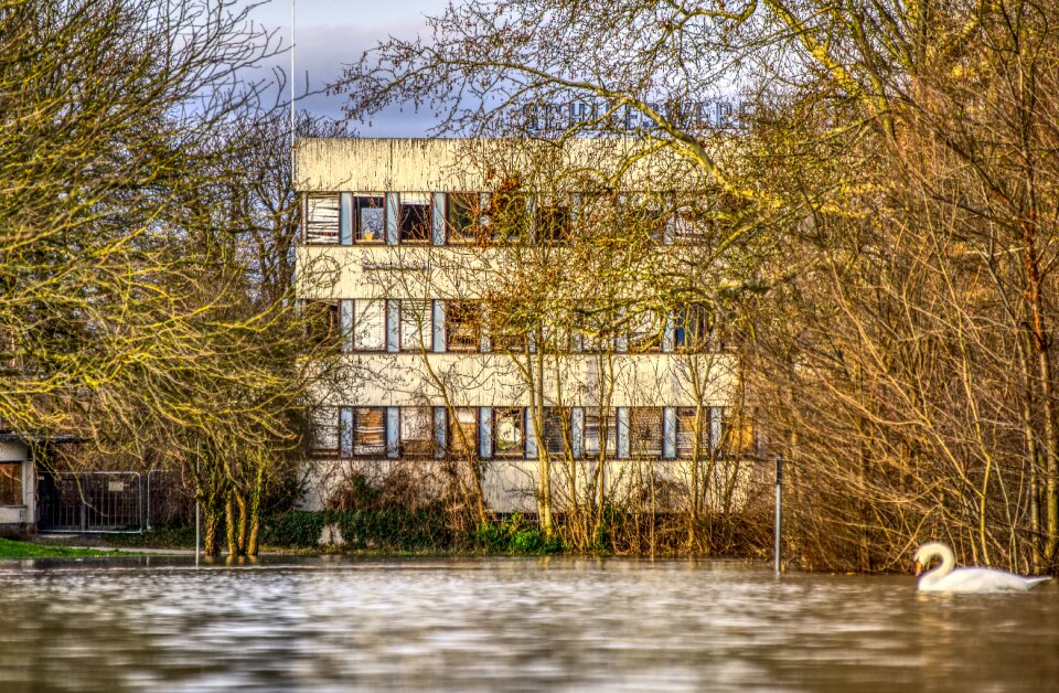 Flow shipyard abandoned