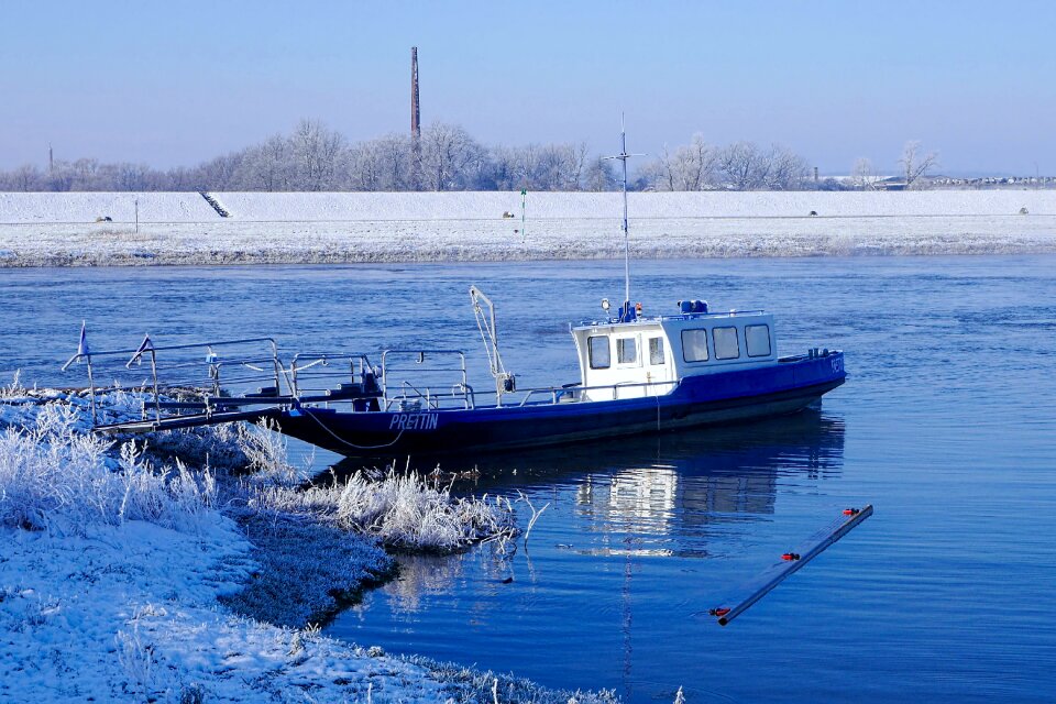 Ferry waters transport system