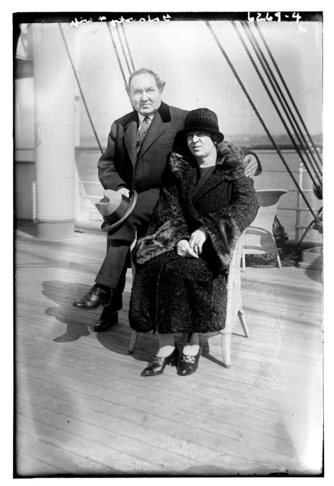 Godovsky & wife LCCN2014717752