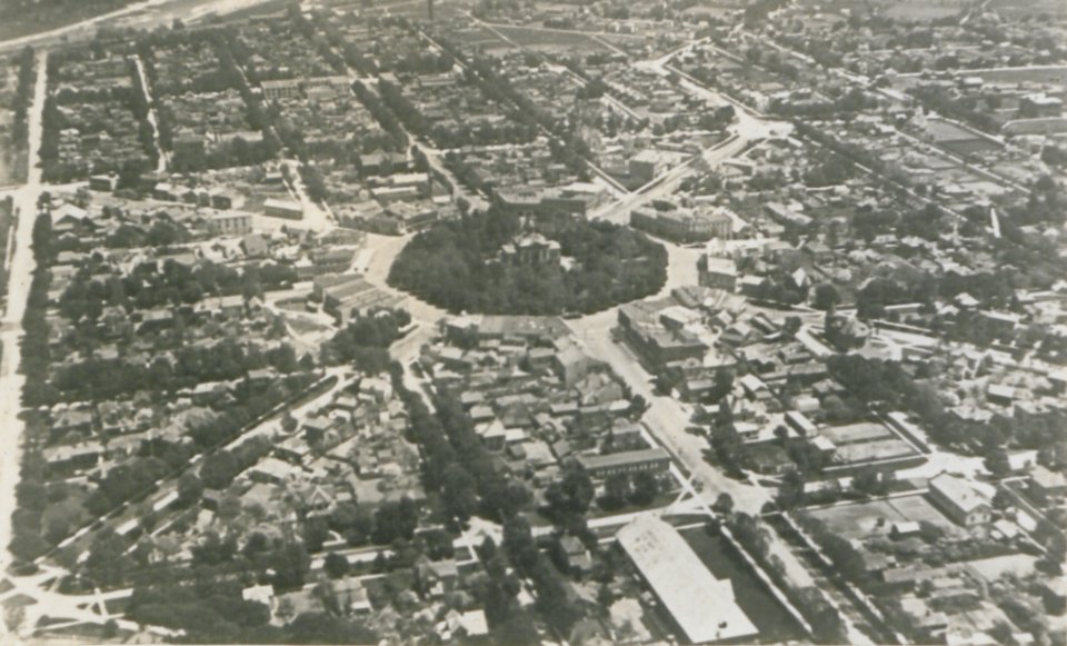 Goderich Ontario from an Aeroplane (HS85-10-37550)