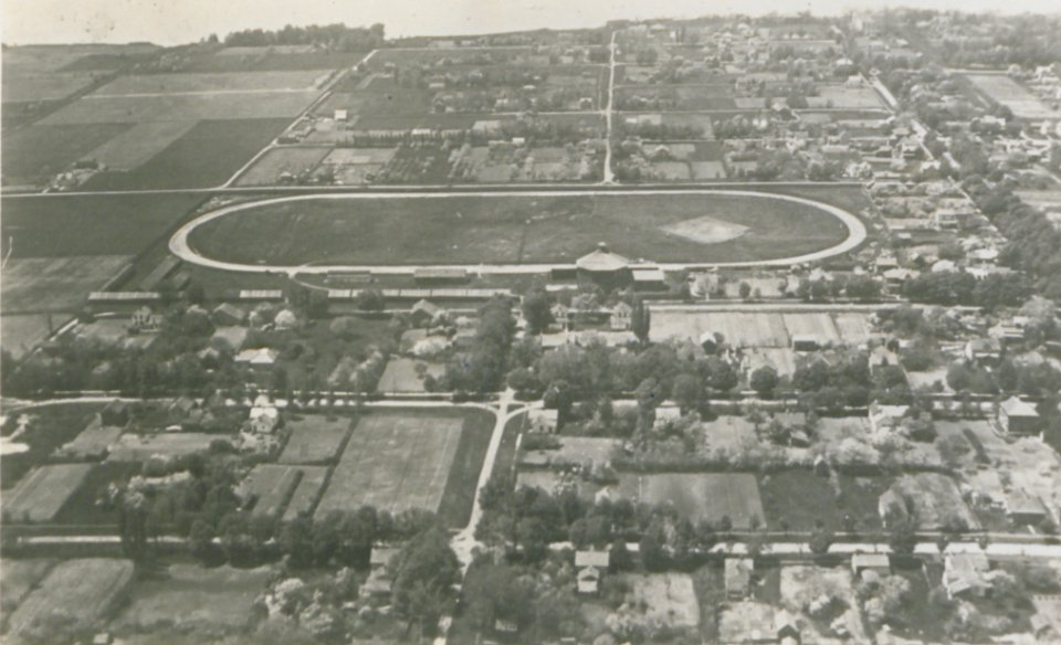 Goderich Ontario from an Aeroplane (HS85-10-37552)