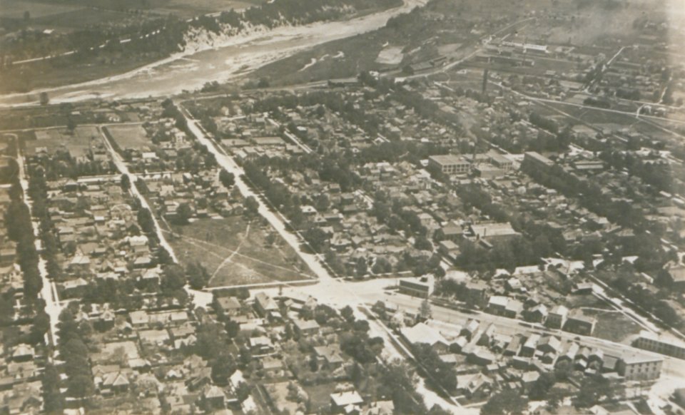 Goderich Ontario from an Aeroplane (HS85-10-37554)