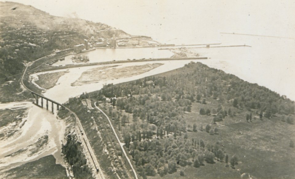 Goderich Ontario from an Aeroplane (HS85-10-37559)