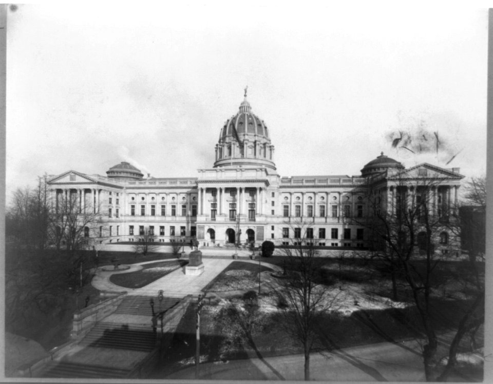 Facade of State Capitol, Harrisburg, Pennsylvania LCCN96511951