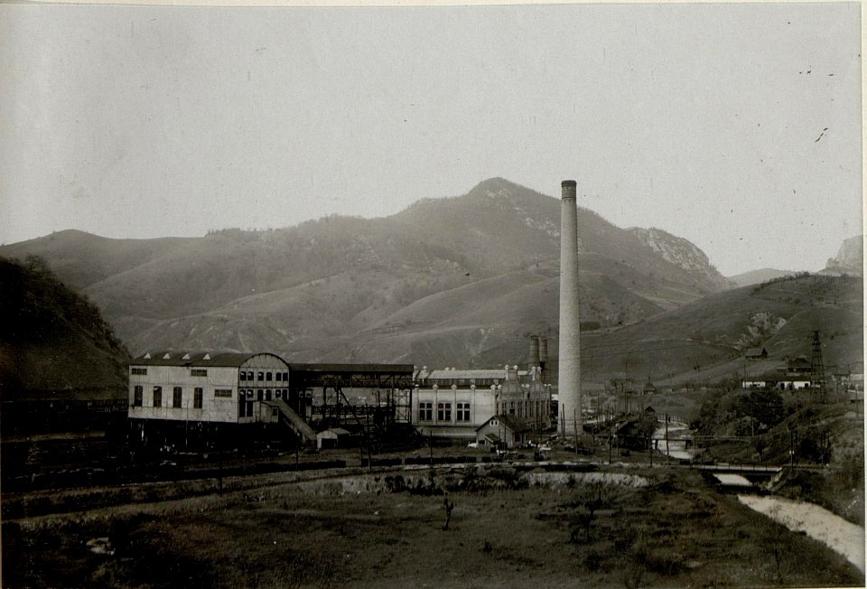 Fabrik bei Petroszeny, 5.11.1916 (BildID 15549159)