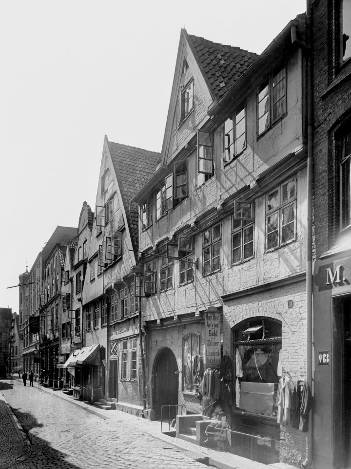 Fachwerkhäuser in der Schlossstraße gegenüber der Einmündung der Fischerstraße (Kiel 44.609)