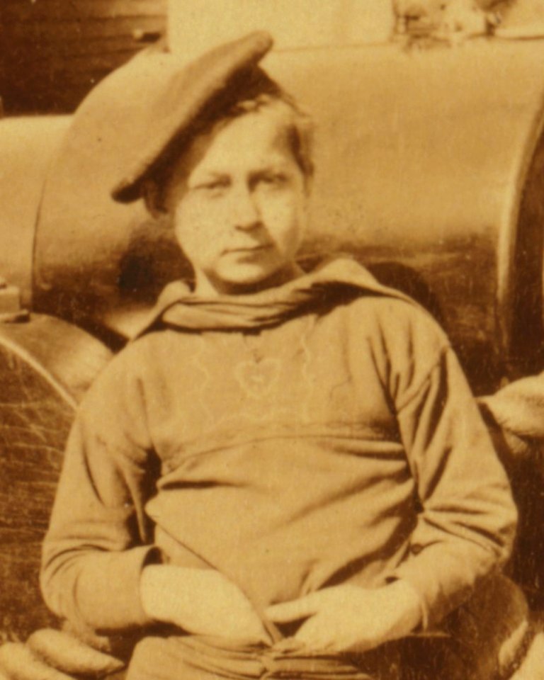 Face detail, Powder monkey on U.S.S. New Hampshire, off Charleston, S.C LCCN00652517 (cropped)
