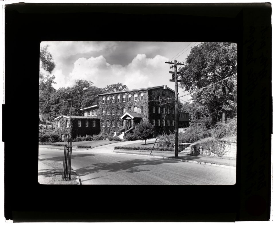 Factory after renovation, Bronx, New York LCCN2007685056