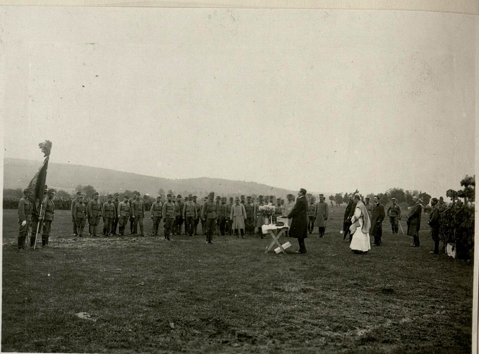 Fahnenweihe d.93.JR.Pflanzer-Baltin in Neu Zuczka (BildID 15716368)