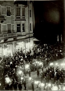 Fackelzug am 17.August 1916 in Villach, wahrscheinlich anlässlich des Geburtstags von Kaiser Franz Joseph I. (BildID 15463864)