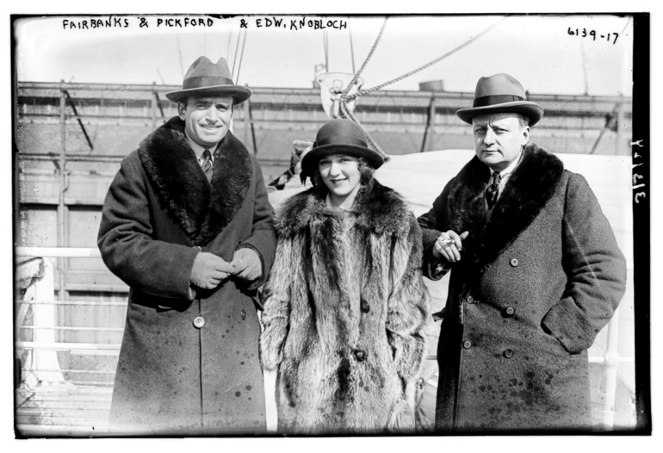 Fairbanks & Pickford with Edw. Knobloch LCCN2014716896