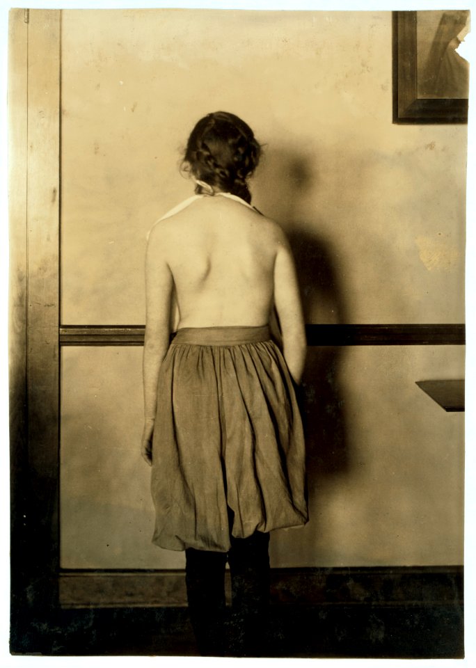 Fairly correct standing position of 4665. Lewis W. Hine. See 4668. LOC nclc.05147