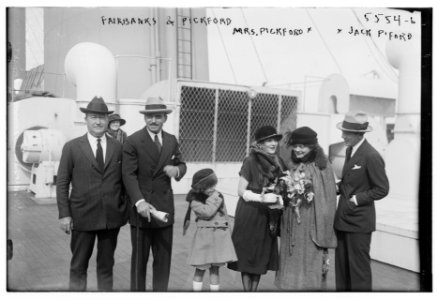Fairbanks & Pickford, Mrs. Pickford, LCCN2014713297