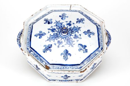 Fajans, karott med lock, 1700-tal - Hallwylska museet - 90492