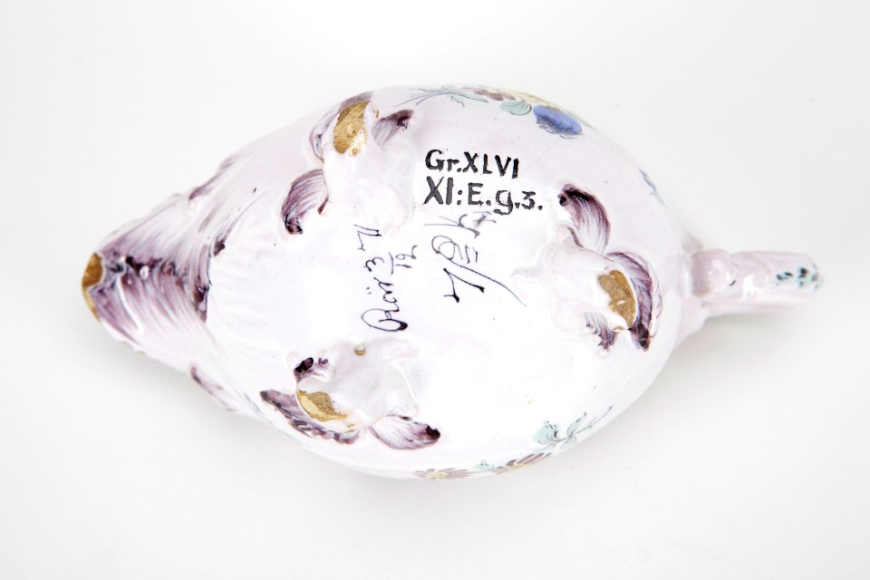 Fajans, gräddsnäcka, baksida, 1771 - Hallwylska museet - 90574