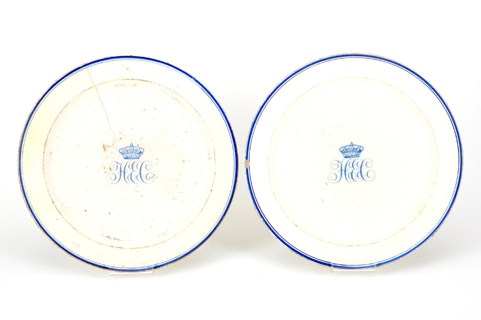 Fajans, tallrikar, 2 st, 1809-1818 - Hallwylska museet - 90599