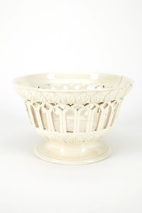 Fajans, fruktskål, 1800-tal - Hallwylska museet - 90449