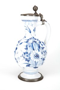 Fajans, kanna med lock, 1700-tal - Hallwylska museet - 90462