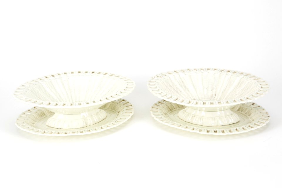 Fajans, korgar med fat, 2 st, 1800-tal - Hallwylska museet - 90468