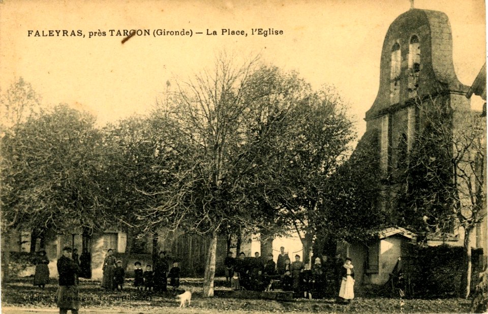 Faleyras - Place de l'église 2